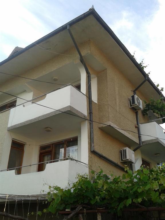 Guest Rooms Radost Balchik Exterior photo